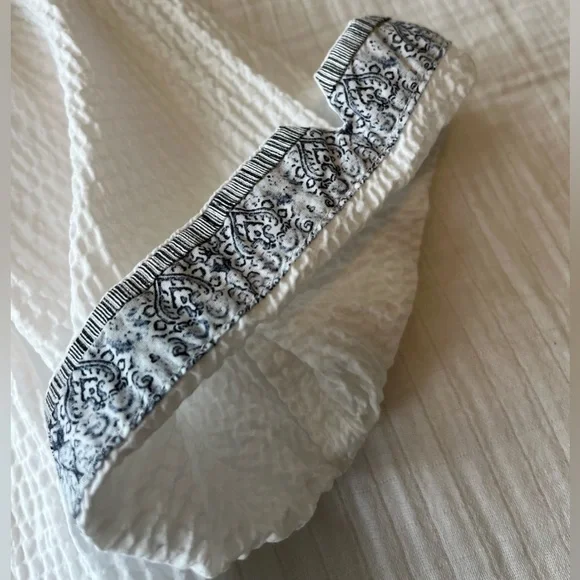 Robert Graham white textured shirt sleeve button down - Picture 5 of 9